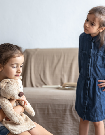 2 children playing